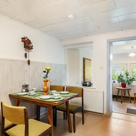 Apartment Im Blumengarten *